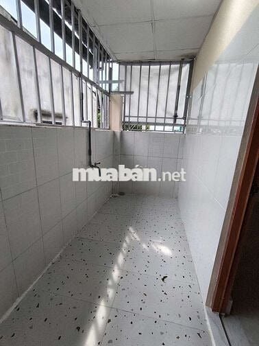 Nhà 2 tầng cho thuê gần chợ Bình Triệu,đh luật