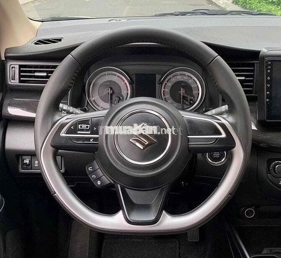 Suzuki XL7 2023 đi 2,9vkm giá tốt