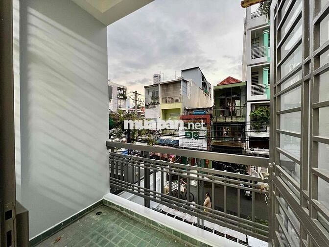Nhà Nguyên Căn Trệt 3 Lầu ST 7PN 5WC 200m2 Oto Tận Cửa Phù Hợp VP Spa