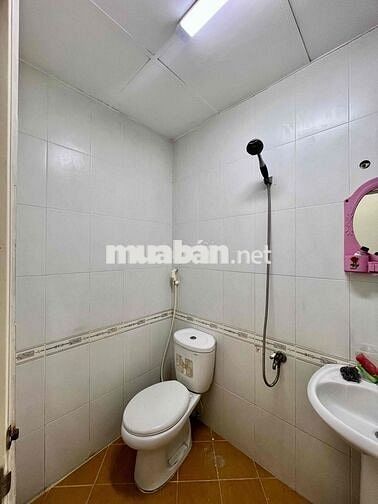Nhà Nguyên Căn Trệt 3 Lầu ST 7PN 5WC 200m2 Oto Tận Cửa Phù Hợp VP Spa