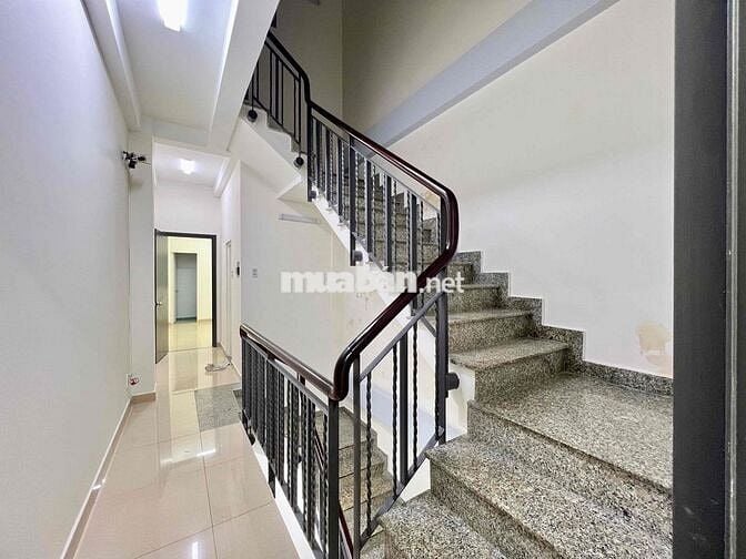 Nhà Nguyên Căn Trệt 3 Lầu ST 7PN 5WC 200m2 Oto Tận Cửa Phù Hợp VP Spa