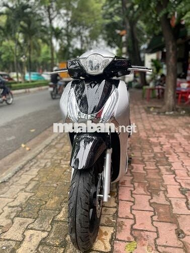 Xe máy Honda SH 125 đời 2015 màu bạc