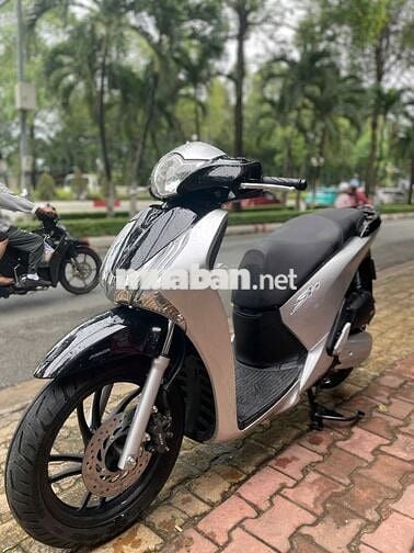 Xe máy Honda SH 125 đời 2015 màu bạc