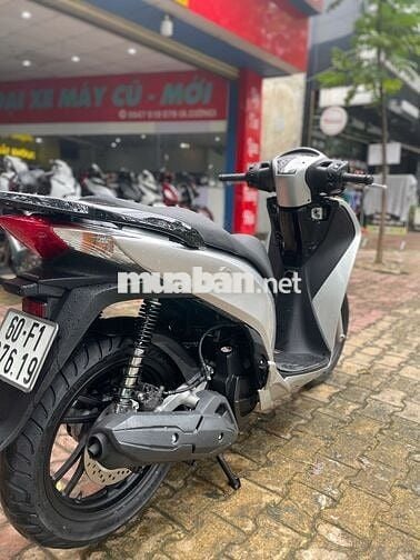Xe máy Honda SH 125 đời 2015 màu bạc