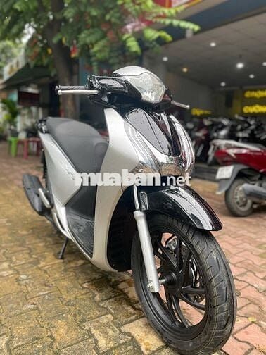 Xe máy Honda SH 125 đời 2015 màu bạc
