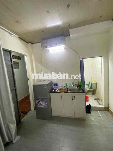 CHO THUÊ PHÒNG MÁY LẠNH + TỦ LẠNH FULL NỘI THẤT HẠT DẺ CHO ANH CHỊ EM