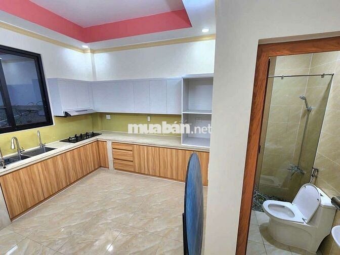 Cho thuê nhà mặt tiền Phạm Hữu Lầu