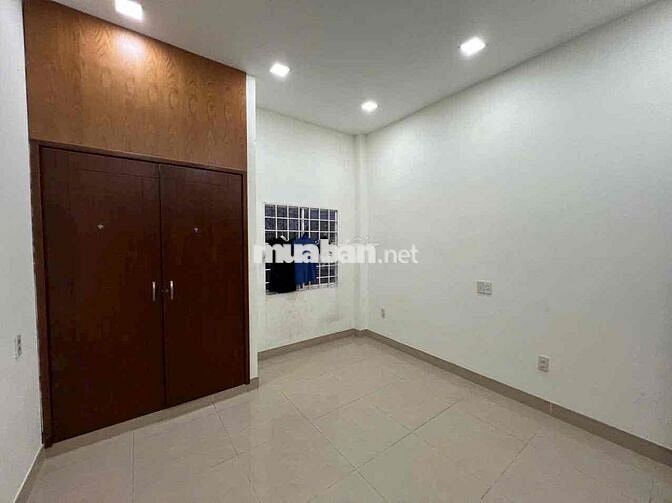 bán nhà khu Bảy Hiền P11 Tân Bình. DT: 3m8 x 12m5 3 tầng giá 6ty2