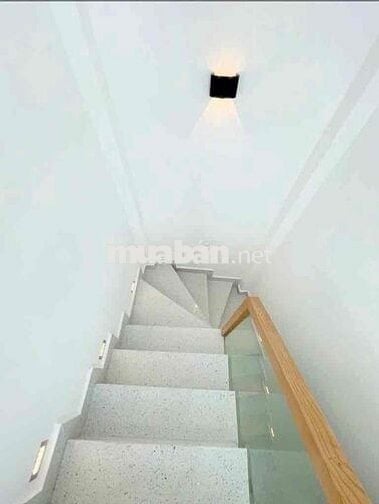 HOÀNG DIỆU QUẬN 4 - 4 TẦNG MỚI ĐẸP Ở NGAY - TẶNG NỘI THẤT - SD 80M2 -