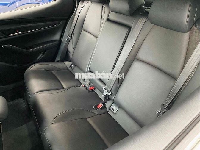Mazda 3 2024 HB Sport Premium - 24000km