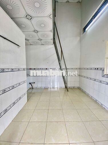 CHO THUÊ PHÒNG TRỌ DTSD 20M2 MẶT TIỀN KDC HỒNG LOAN 6A GIÁ 2.2TR