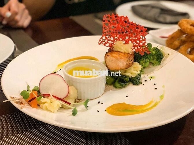 Sang nhượng nhà hàng âu khách ổn định ngay CMT8, Q1
