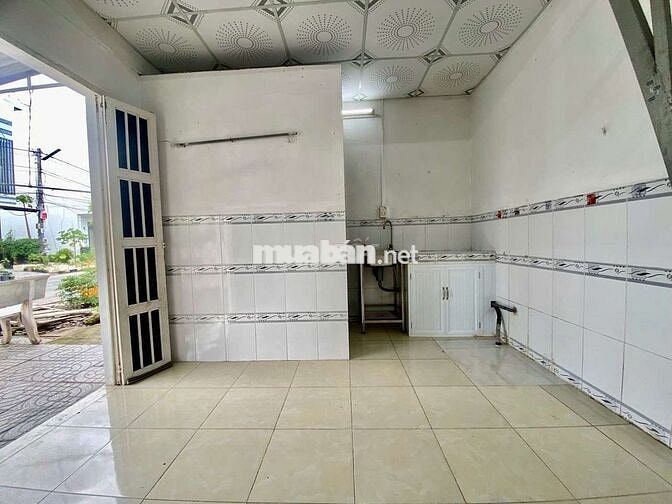 CHO THUÊ PHÒNG TRỌ DTSD 20M2 MẶT TIỀN KDC HỒNG LOAN 6A GIÁ 2.2TR