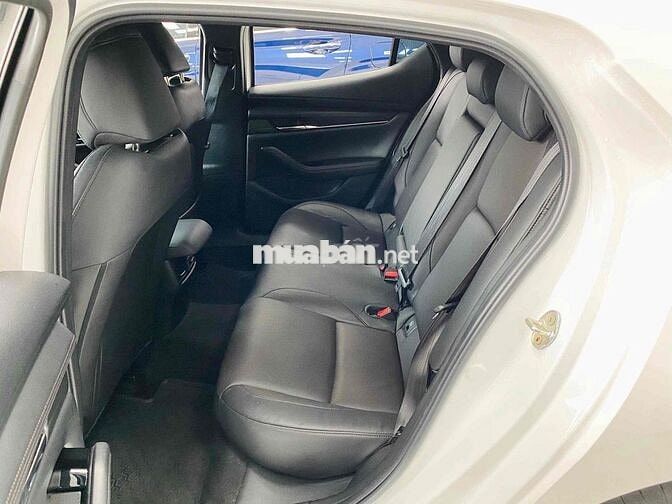 Mazda 3 2024 HB Sport Premium - 24000km