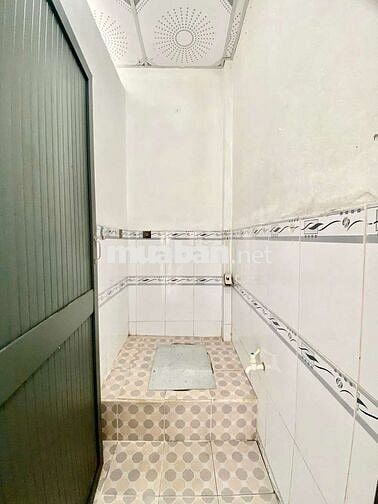 CHO THUÊ PHÒNG TRỌ DTSD 20M2 MẶT TIỀN KDC HỒNG LOAN 6A GIÁ 2.2TR