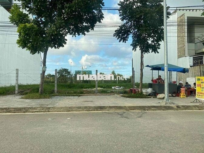 Mặt tiền Nguyễn Lộ Trạch - Kinh doanh vừa ở
