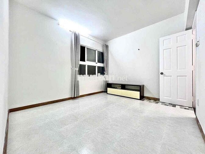 Chính Chủ Bán Chung Cư Bàu Cát 2, Lô A, 69m2 2PN - 2WC