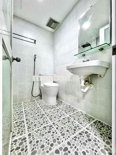 Chính Chủ Bán Chung Cư Bàu Cát 2, Lô A, 69m2 2PN - 2WC
