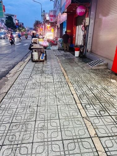 CHO THUÊ 2 CĂN MẶT TIỀN TIỆN LÀM CHDV KHAI THÁC 