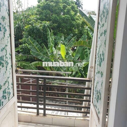 Phòng ngay Cá Sấu Hoa Cà, 35m2 có phòng ngủ riêng