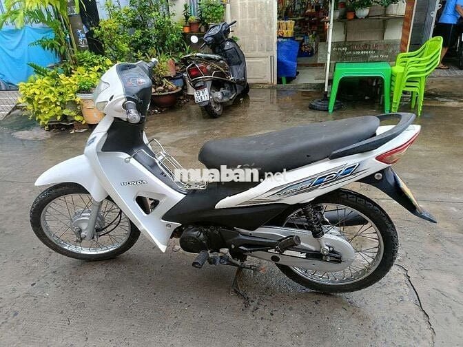 Wave 50cc  ko cần bằng lái