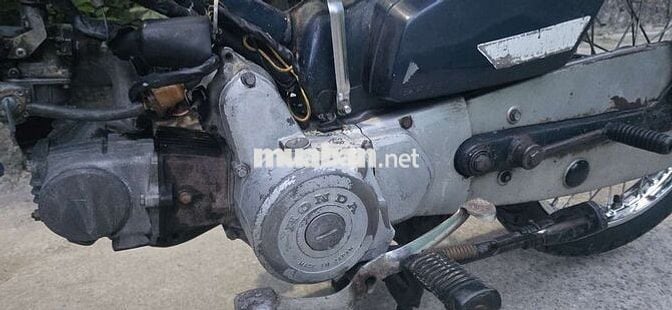Xe máy Honda Cub 89 50cc màu xám đen