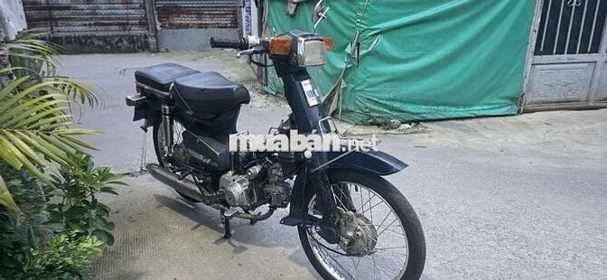 Xe máy Honda Cub 89 50cc màu xám đen