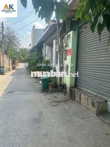 892HBC - Có sân để xe , đằng sau có 2 phòng đang cho thuê