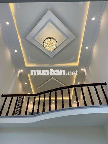 Nhà mặt tiền hẻm ô tô trong nhà.