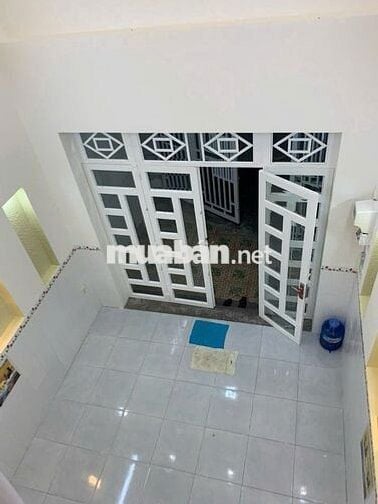 Nhà mặt tiền hẻm ô tô trong nhà.