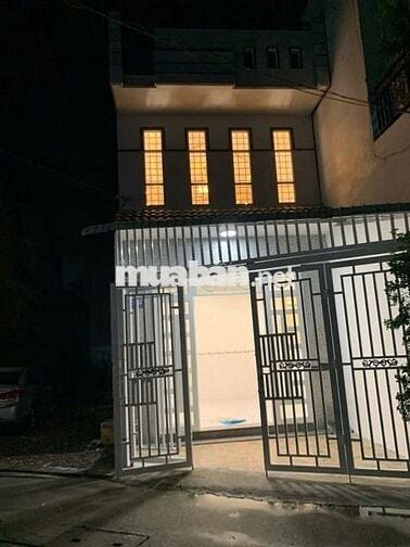 Nhà mặt tiền hẻm ô tô trong nhà.