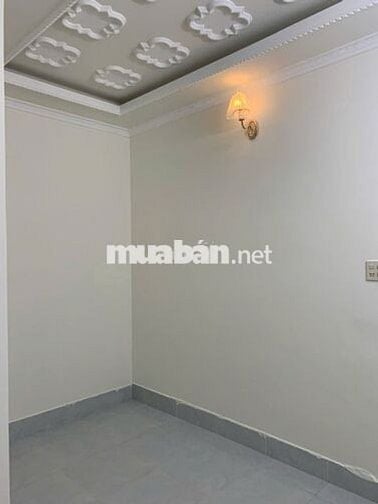 Nhà mặt tiền hẻm ô tô trong nhà.