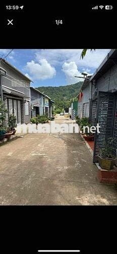 đất khối 7 thành nhất . nhà xây hết xung quanh