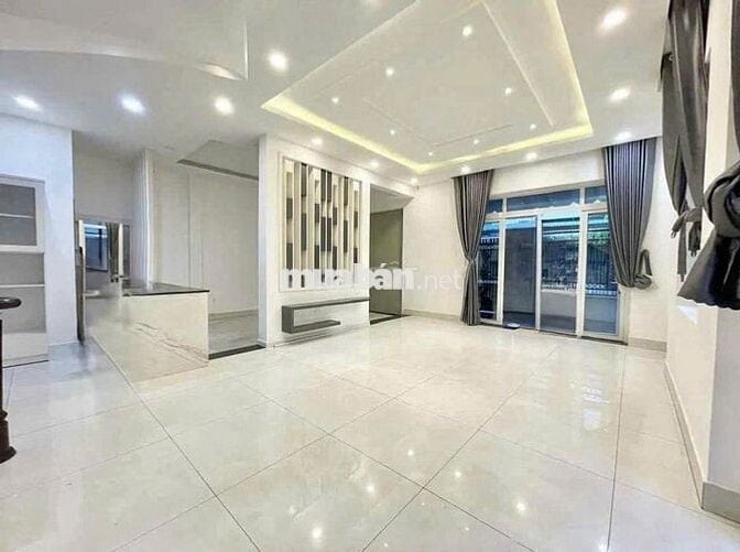 Nhà HXH Lê Văn Sỹ. P1. 7x20m. 1 Trệt 2 Lầu. Sẵn Máy Lạnh.