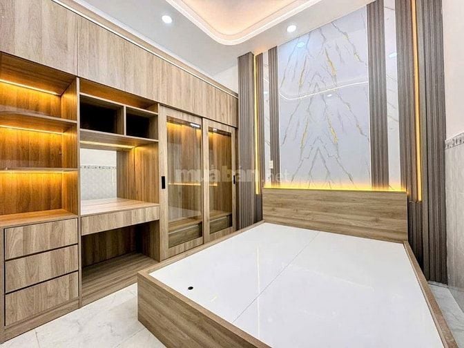 Nhà Mới Dọn Vào Ở Ngay HXH Lê Văn Quới 