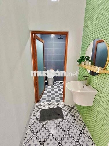 🏡 BÁN NHÀ TRỆT LẦU MỚI ĐẸP – TẶNG FULL NỘI THẤT + NƯỚC NÓNG NLMT 📍 Mặt