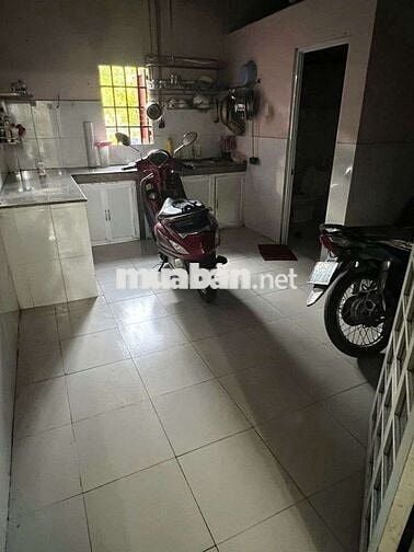 NHÀ GẦN ĐẠI HỌC CẢNH SÁT, 1T1L 3PN 2WC PHÒNG KHÁCH 30M2 TIỆN LÀM VP