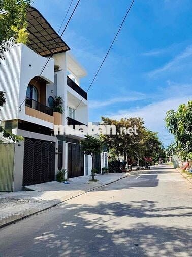 Bàu Mạc 8 vị trí đẹp gần bãi tắm Liên Chiểu