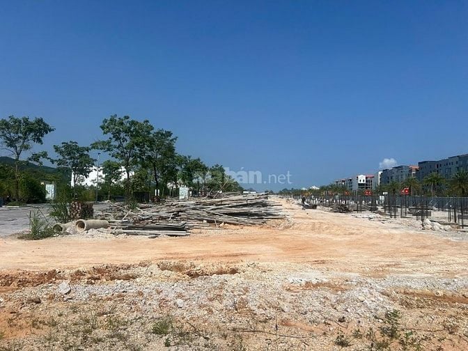 💎 LK12 – LK13 Phương Đông nằm ngay trục đại lộ 58m – trung tâm dự án.