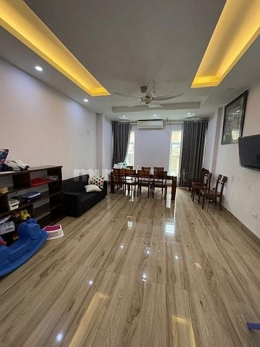 Chính chủ cho thuê nhà 7 Tầng,Thang Máy tại: Dương Khuê,Mai Dịch,CG