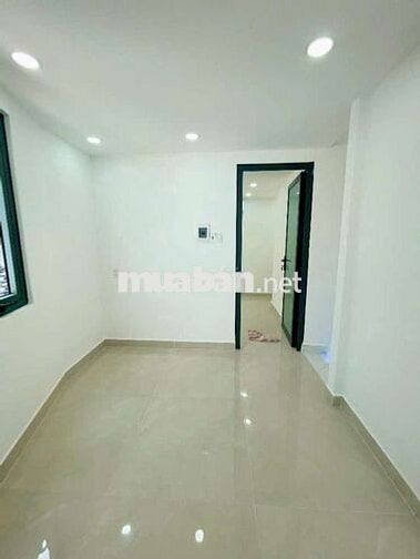 Q4, Bến Vân Đồn, nhà mới ở ngay, ko quy hoạch, 2 tầng, 25.5m², 2.45 tỷ