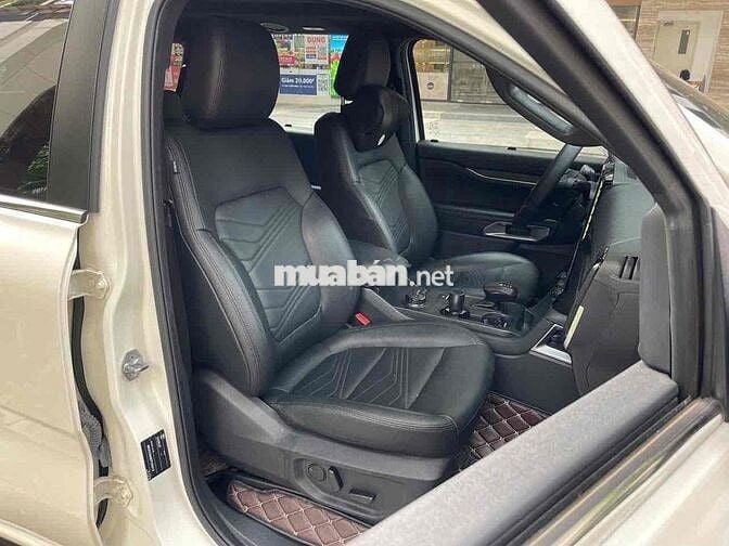 Ford Everest 2024 Titanium+ 2.0 AT 4x4 - 12000 km