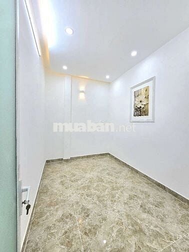 BÁN NHÀ MẶT TIỀN HẼM THÔNG - 5M ❌ 8M - Giáp Quận 7