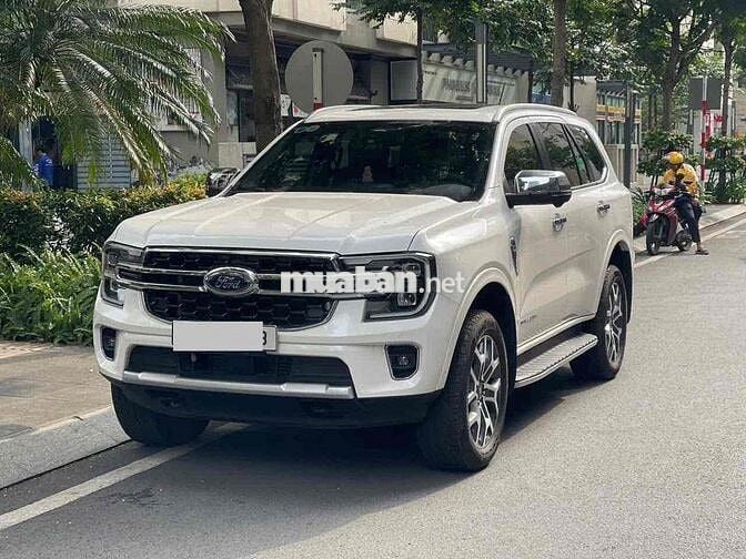 Ford Everest 2024 Titanium+ 2.0 AT 4x4 - 12000 km