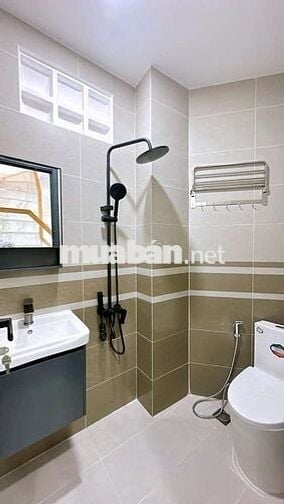 Q4, Bến Vân Đồn, nhà mới ở ngay, ko quy hoạch, 2 tầng, 25.5m², 2.45 tỷ