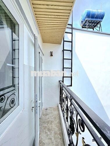 BÁN NHÀ MẶT TIỀN HẼM THÔNG - 5M ❌ 8M - Giáp Quận 7