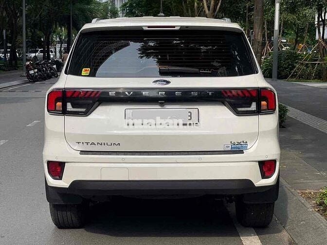 Ford Everest 2024 Titanium+ 2.0 AT 4x4 - 12000 km