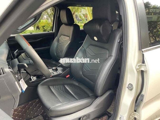 Ford Everest 2024 Titanium+ 2.0 AT 4x4 - 12000 km