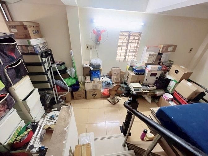 Bán Nhà Ngang 4,5m 2 lầu đúc không QH hẻm 368 Tôn Đản P4 Q4