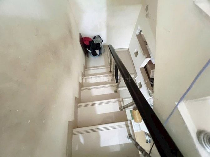 Bán Nhà Ngang 4,5m 2 lầu đúc không QH hẻm 368 Tôn Đản P4 Q4